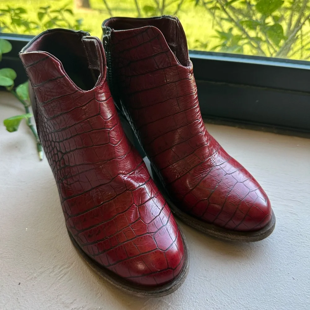 Freebird Red and Brown Ankle Boots - Picture 4 of 13